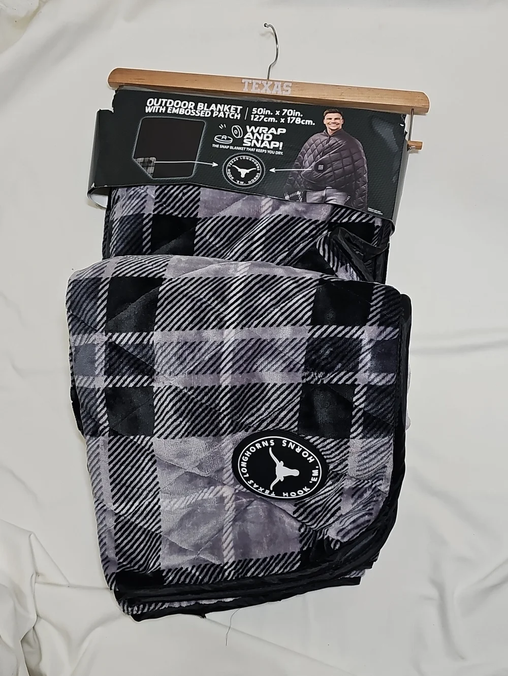 Texas Long Horn Hook'em Horns Men's Outdoor Blanket - Black & Gray Plaid